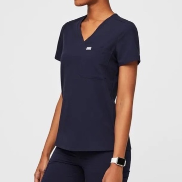 FIGS Technical Collection Catarina One-Pocket Scrub Top Classic Fit – Size L - Picture 13 of 13